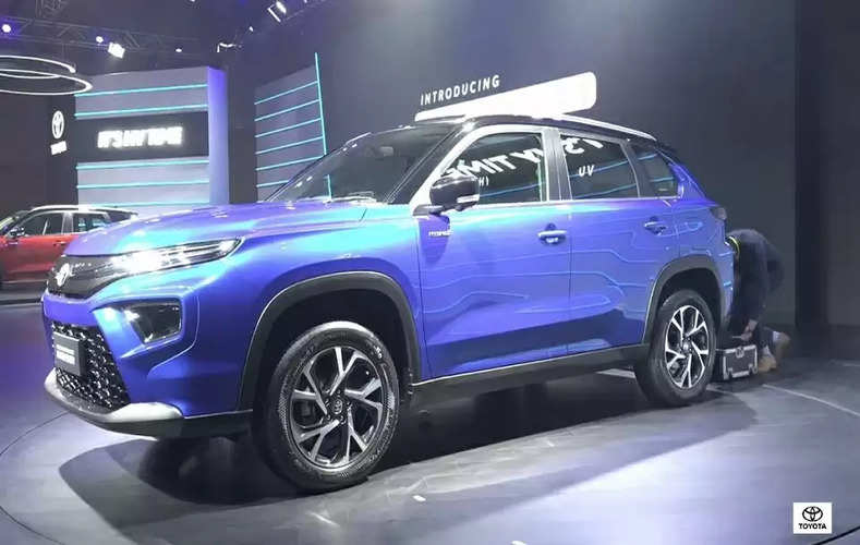 Toyota HyRyder हाइब्रिड SUV बचाएगी आपके इतने पैसे, इस खासियत के हो जाएंगे दीवाने 