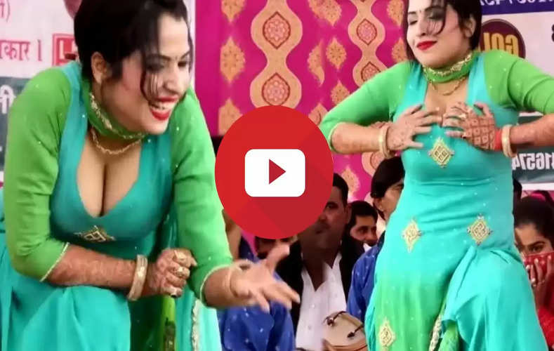 Sunita Baby Dance Video: सपना चौधरी (Sapna Choudhary) के गाने और उनके डांस के चर्चे आपने बहुत सुने होंगे, लेकिन इन दिनों एक और नाम है, जिसके ठुमको और अदाओं के चर्चे खूब हो रहे हैं. सपना के वीडियो के तरह इन दिनों इंटरनेट पर एक और हरियाणवी डांसर तहलका मचा रही हैं, जिनका नाम है सुनीता बेबी (Sunita Baby), जो अपने डांस के चलते काफी सुर्खियों में हैं. अपनी डांस परफॉर्मेंस से न सिर्फ ये इंटरनेट पर तहलका मचा रही हैं, बल्कि अपनी अदाओं से दिल भी लूट रही हैं. सपना की तरह इनके वीडियो पर भी लाखों व्यूज मिल जाते हैं.  Also Read - news-imageBold Web Series: अकेले में ही देखें ये वेब सीरीज, बोल्ड सीन देखकर आपका छूट जाएगा पसीना  सपना चौधरी (Sapna Chaudhary) के बाद अब सुनीता बेबी (Sunita Baby) के अवतार में फैंस को नई डांसर मिल चुकी है. हाल ही में सुनीता बेबी का एक डांस परफॉर्मेंस का वीडियो वायरल हो रहा है, जिसमें वो सपना चौधरी के एक गाने, ‘गोली चल जावेगी (Goli Chal Javegi)’ गाने पर जबरदस्त परफॉर्म करती दिख रही हैं.  सुनीता बेबी के डांस का निराला अंदाज देख फैंस काफी खुश हैं और झूम रहे हैं. सुनीता बेबी के इस वीडियो को यूट्यूब पर Deshi Haryanvi नाम के चैनल ने अपलोड किया है. यहां देखिए वीडियो-  Also Read - news-imageIndia Railway Station: भारत के अजीबोगरीब रेलवे स्टेशन, जिनका नाम लेने में लोगों को आ जाती है शर्म  वीडियो पर अब तक 1,165,811 व्यूज मिल चुके हैं. सुनीता बेबी की पॉपुलैरिटी का अंदाजा आप इसी बात से लगा सकते हैं कि उनका हर डांस वीडियो कुछ ही देर में सोशल मीडिया पर वायरल हो जाता है. सुनीता बेबी अपने डांस से इंटरनेट पर सनसनी मचाई हुई हैं. सुनीता बेबी ने एक डांसर के तौर पर अपनी अच्छी पहचान बना ली है. पिछले कुछ सालों में सुनीता बेबी ने हरियाणा में खास पहचान बनाई है.  यूट्यूब पर सुनीता बेबी के कई वीडियो है, जिसमें उन्होंने दमदार डांस किया है. आलम ये है कि सुनीता बेबी के भी डांस वीडियो को लोग बार-बार देखना पसंद कर रहे हैं. सुनीता, सपना के स्टाइल में गदर डांस करके महफिल लूट लेती है.