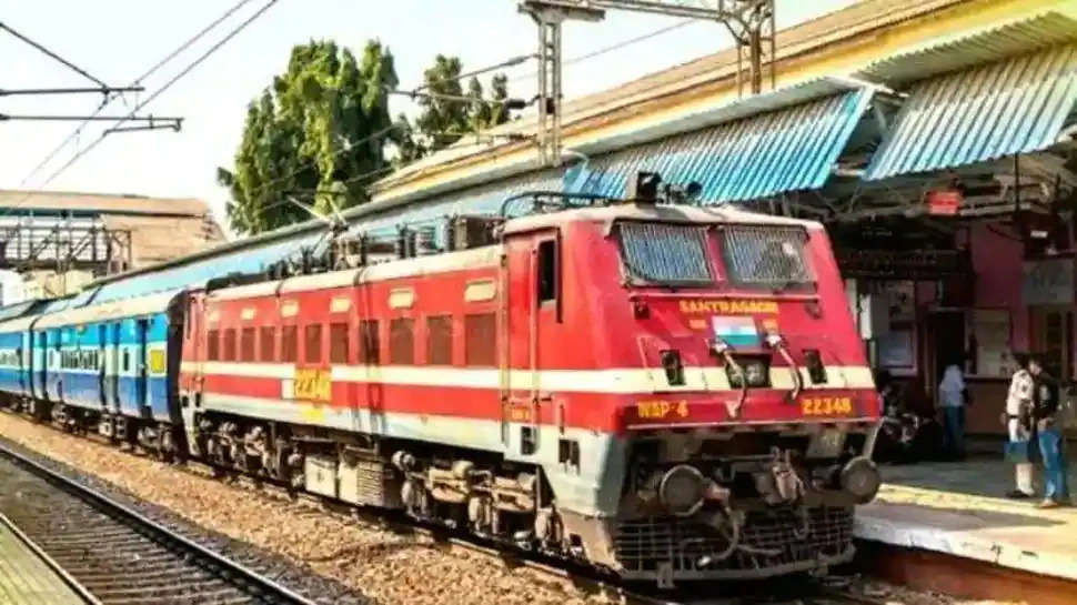 Indian Railways: ट‍िकट बुक‍िंग के ल‍िए न‍ियमों में रेलवे ने क‍िया बदलाव, आपको होगा बड़ा फायदा