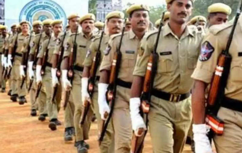 Police Constable Bharti: 12वीं पास युवाओं को यूपी सरकार देने जा रही है बड़ा तोहफा! जल्द होने वाली है 26000 कांस्टेबल भर्ती