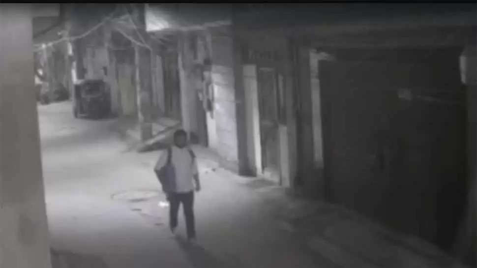  CCTV फुटेज में बैग ले जाता दिखा आफताब, पुलिस को शक- इसमें श्रद्धा के शरीर के अंग