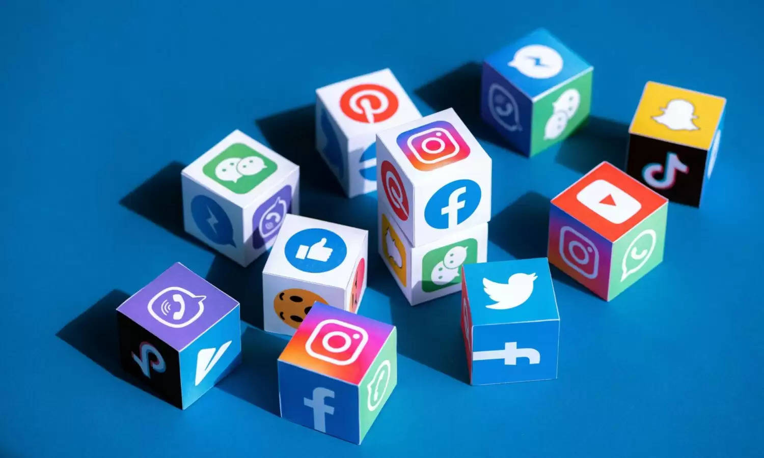 Social Media Income Tips: सोशल मीडिया से करनी है कमाई, शुरुआत करने से पहले इन 6 बातों का रखें ध्यान