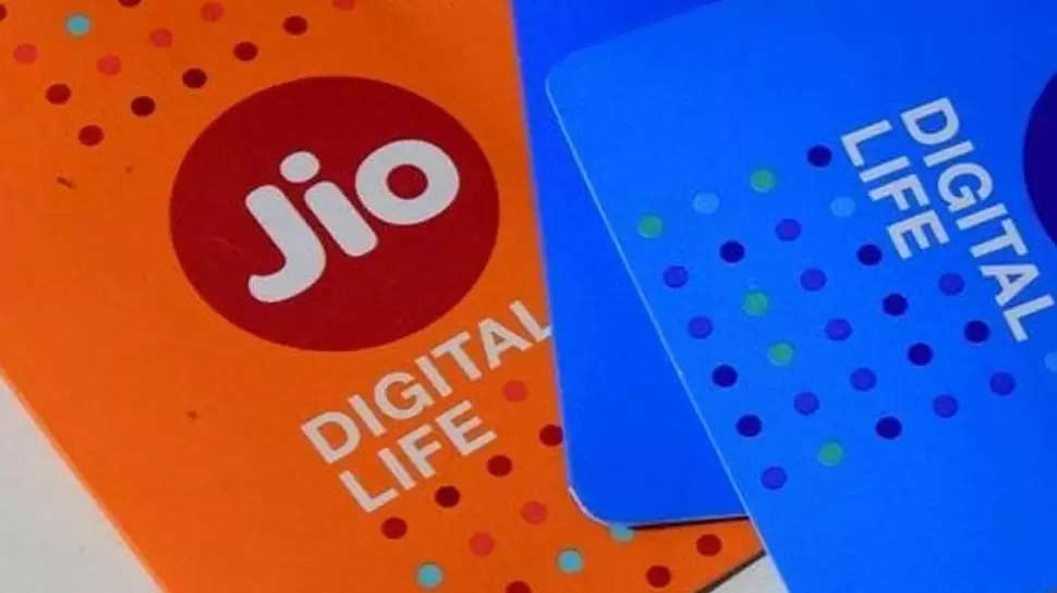Jio के महज 155 रुपये वाले रिचार्ज को दनादन खरीद रहे ग्राहक, पूरे महीने चलेगा इंटरनेट और होगी अनलिमिटेड कॉलिंग