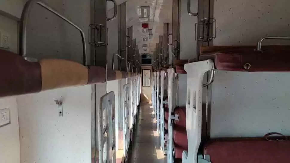 UP News: ट्रेन में पत्नी के शव के साथ पति ने किया सफर, 500 किलोमीटर तक किसी को कुछ पता नहीं चला