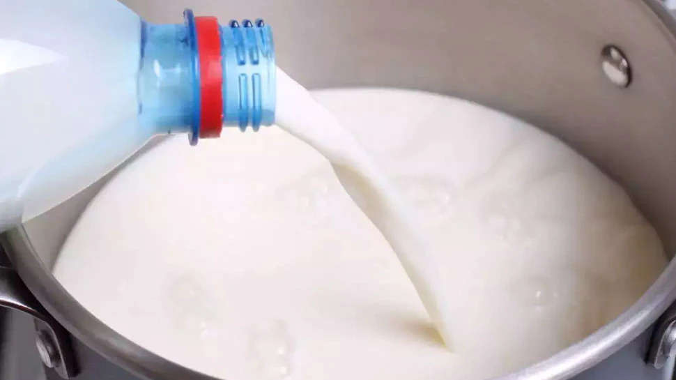  आज से 2 रुपये महंगा हुआ दूध और दही, Mother Dairy के बाद इस कंपनी ने भी बढ़ाए दाम