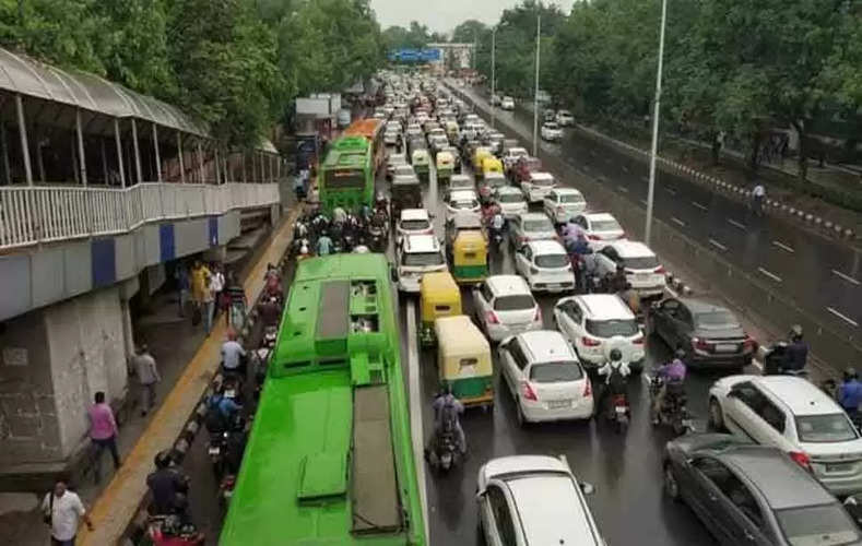 Delhi Pollution: एक अक्टूबर से आपकी गाड़ी में होना चाहिए ये सर्टिफिकेट, नहीं तो लग जाएगा इतने हजार का चूना!