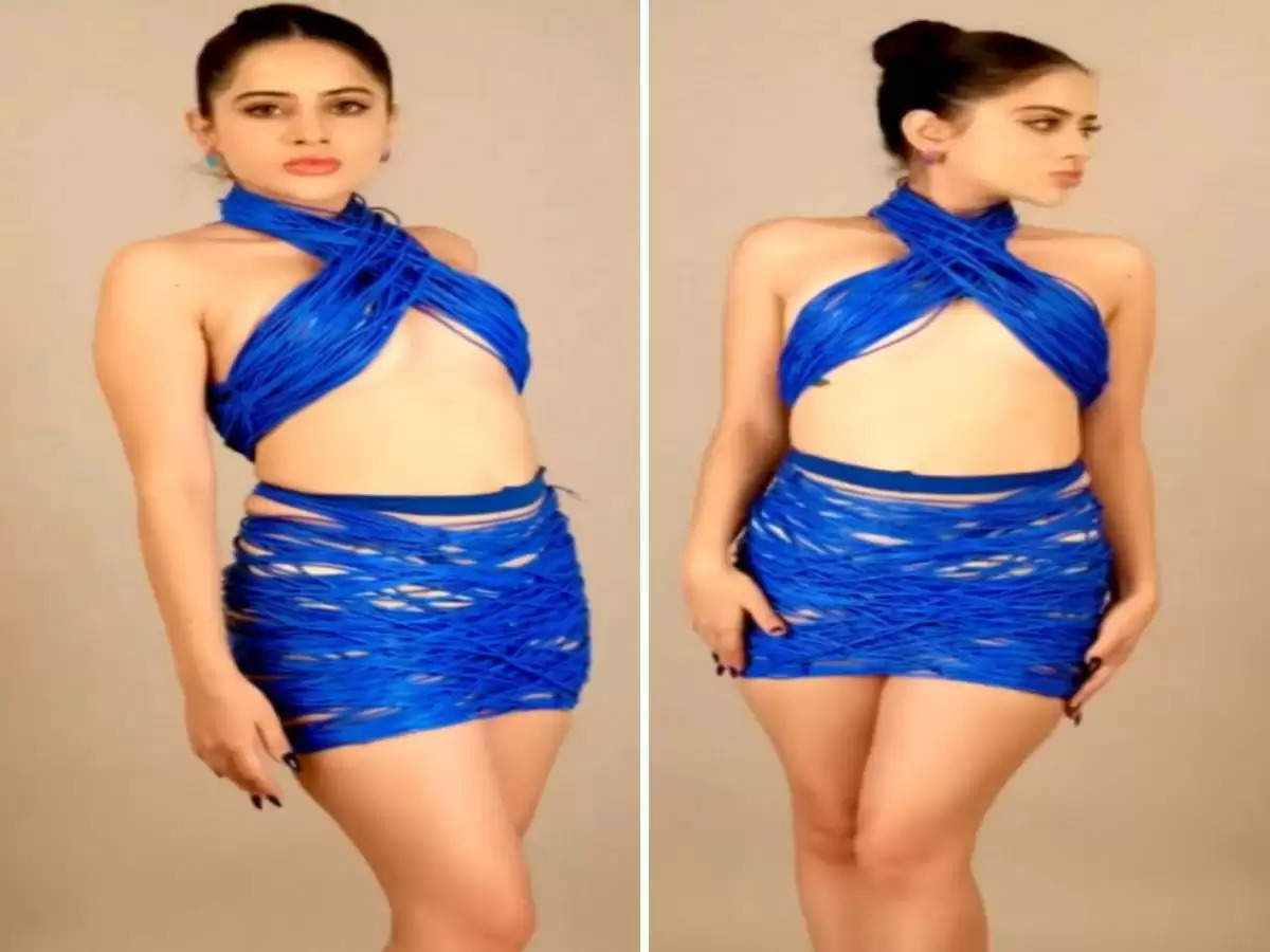 Urfi Javed In wire Outfit : उर्फी जावेद ने अब नीले कलर के तार से बनाई ड्रेस, एक यूजर ने लिखा – क्या तुम्हारे पास कपड़े नहीं रहे
