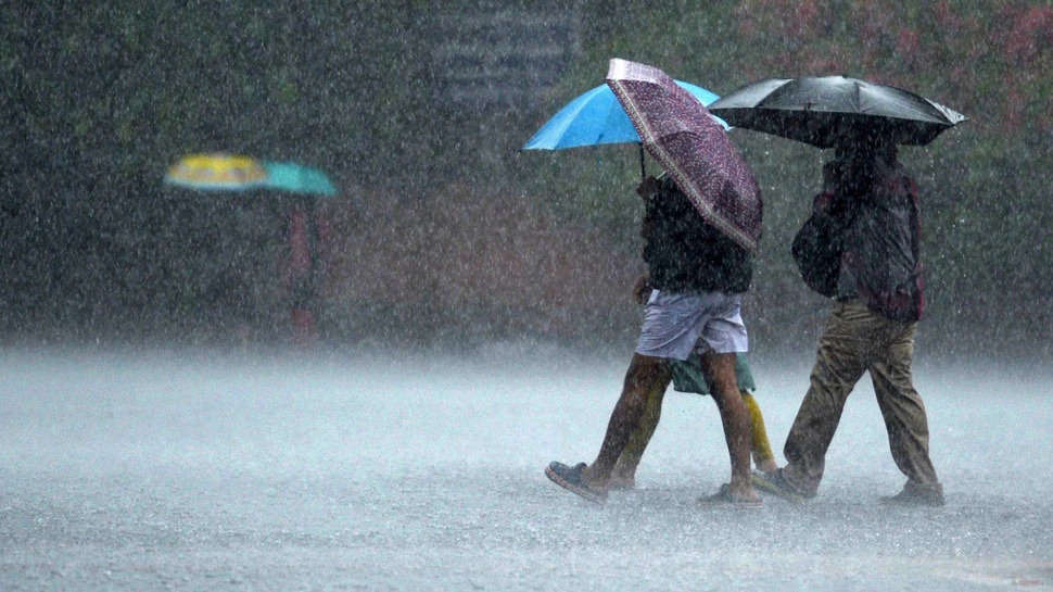 Delhi Weather: दिल्ली एनसीआर में बारिश होने से गर्मी से मिली राहत, अगले दो दिन मौसम को लेकर ताजा अपडेट